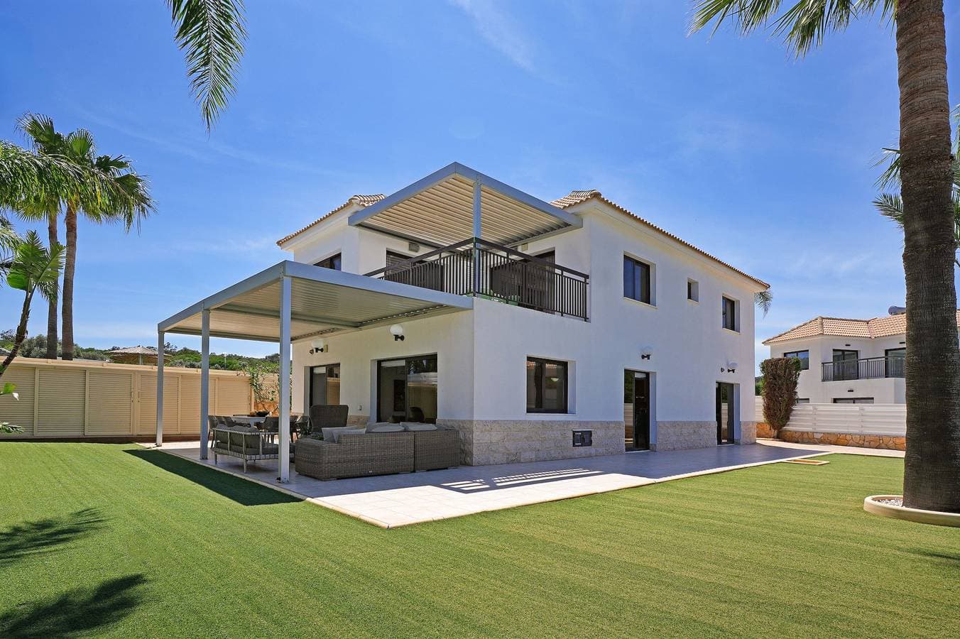 Foto 7 von 39: Villa für 8 Personen mit Garten