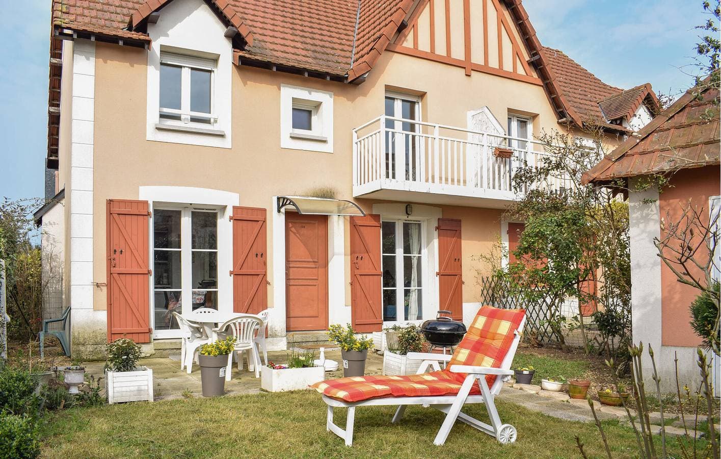 Garten-Apartment mit Pool - 1,5 km zum Strand 1