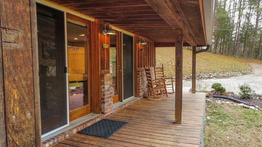 Foto 5 von 16: Secluded Lost Lake Lodge In Cosby - Your Ultimate Hideaway