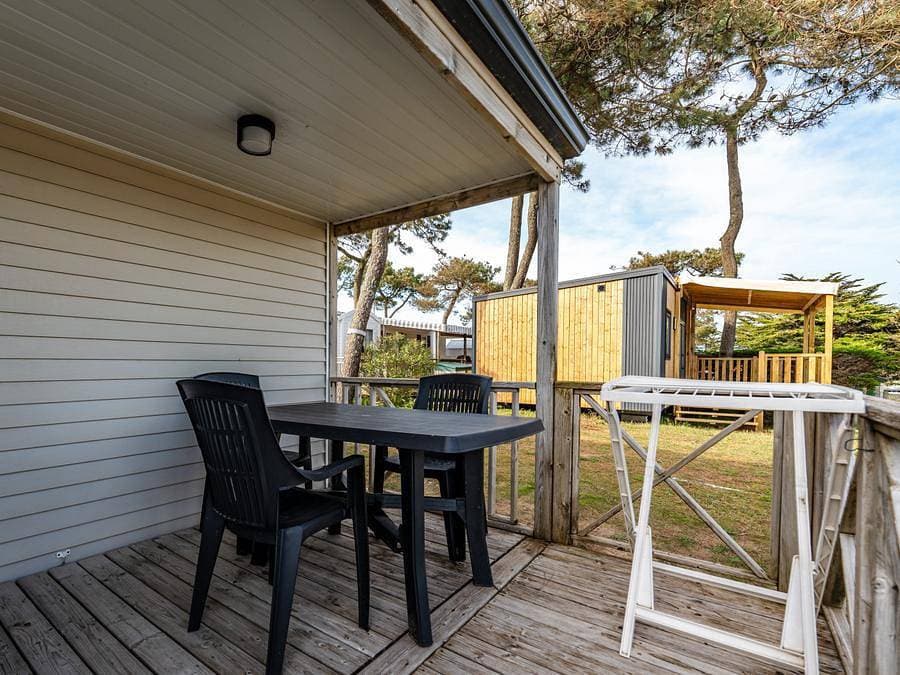 Foto 4 von 70: Camping Les Violettes  - Mobilheim 4 personen - Mobilheim Mouette (2 Zimmer) - integrierte Terrasse 4 pers.