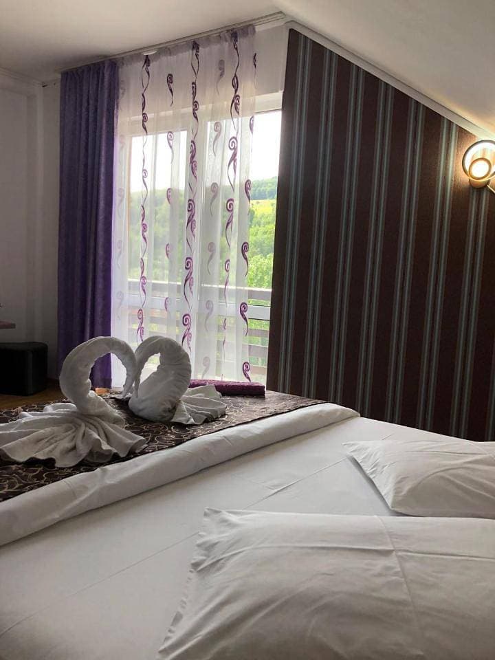 Foto 6 von 8: Double Room with Private Bathroom