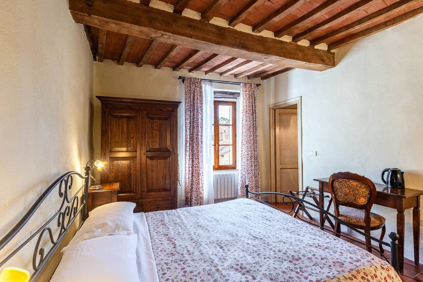 Foto 3 von 26: Locanda di Montisi – Zimmer Contrada zwischen den Hügeln von Montalcino