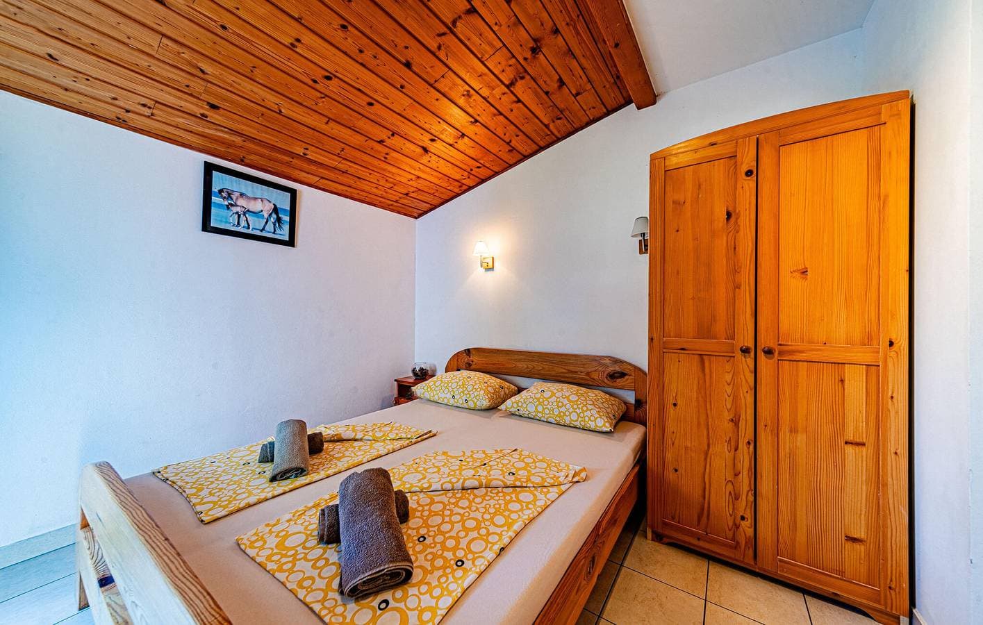 Foto 10 von 17: Gemütliche Ferienwohnung mit Terrasse, WLAN und Parkplatz in der Nähe des Strandes Tri Žala