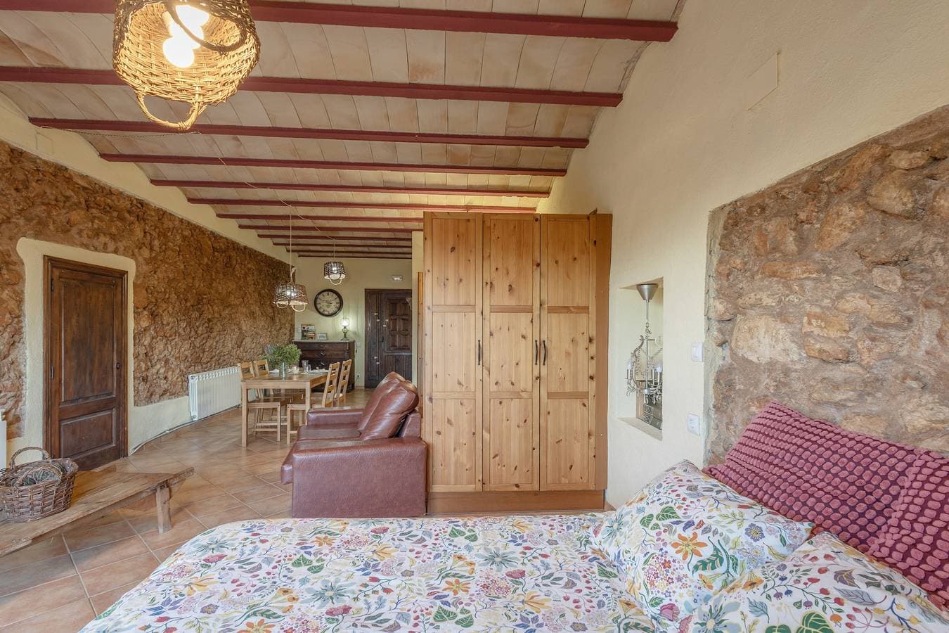 Foto 12 von 28: Ferienhaus 'Loft Rural Orenetes Ideal für Paare' mit Bergblick, WLAN und Klimaanlage