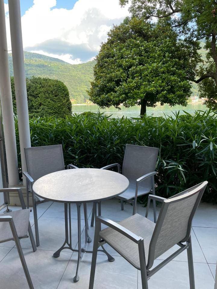 Foto 9 von 20: Apartment with Lake View