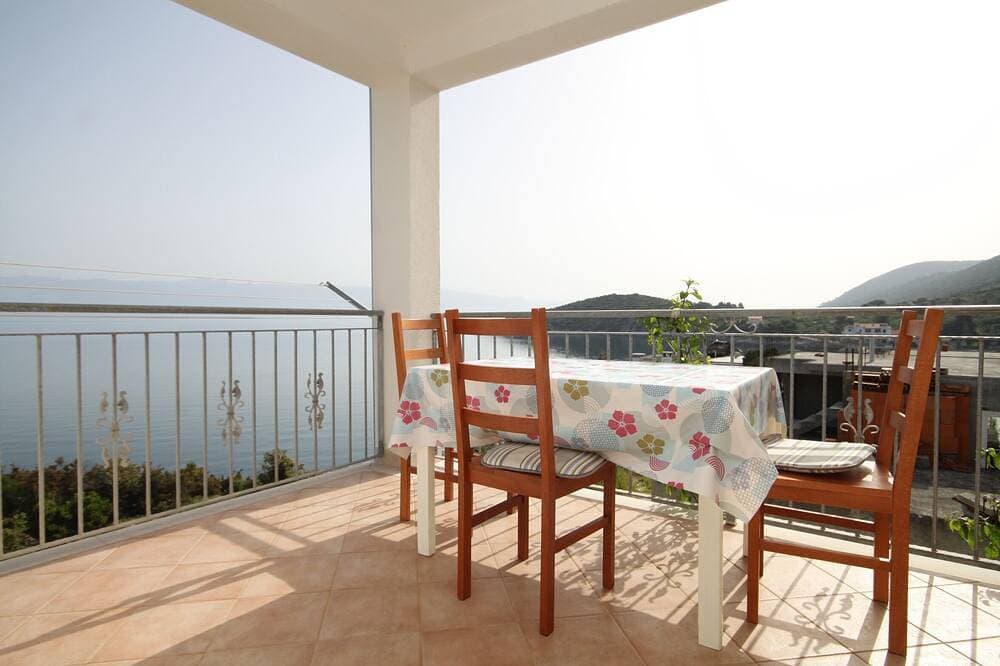 Studio Appartement am Strand Bucht Pokrivenik, Hvar 1