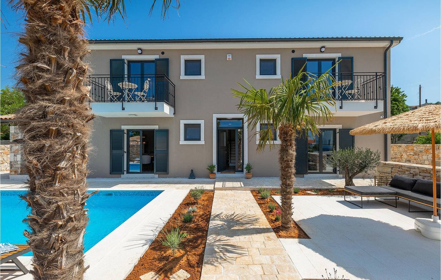 Charmante 2-Zimmer-Wohnung mit Pool und Garage – WLAN und Klimaanlage inklusive! 1