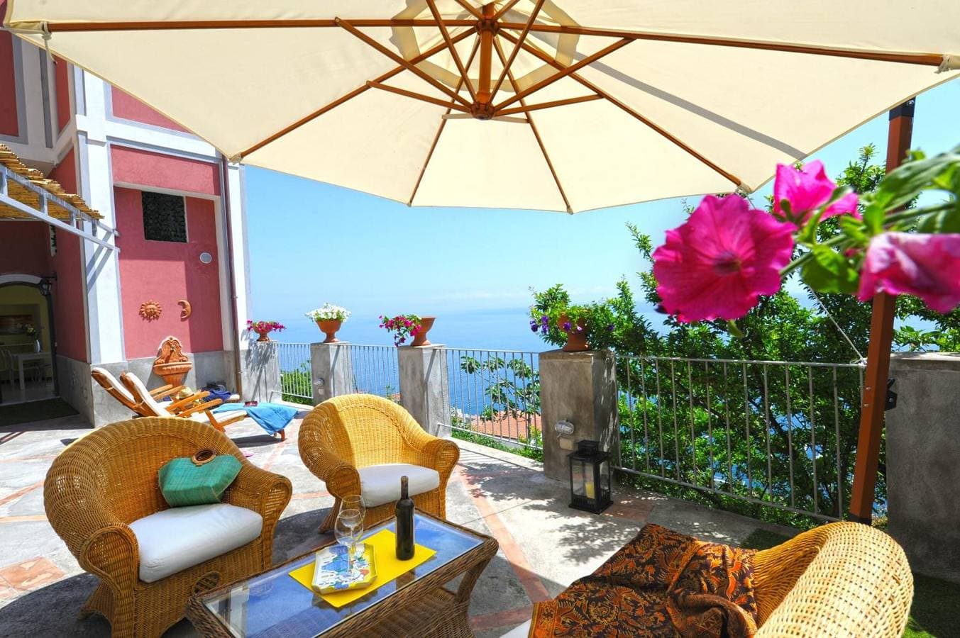 Foto 3 von 20: Palazzo Rocco Villa Red Moon in Love – Traumhafte Terrasse mit Meerblick an der Amalfiküste