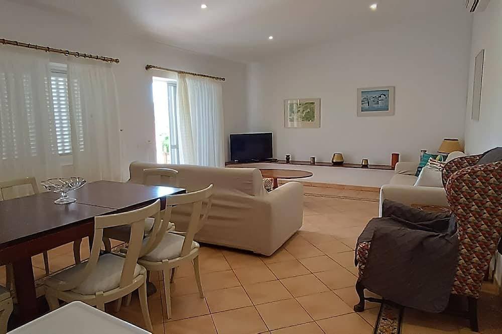 Foto 7 von 15: Villa with 3 bedrooms, 3 bathrooms, ac, wifi. Parking.