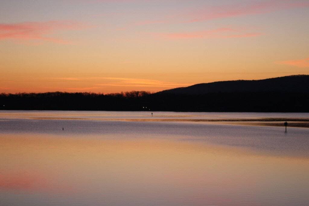 Paradies am See. Erstaunliche See- und Gebirgsansichten 1