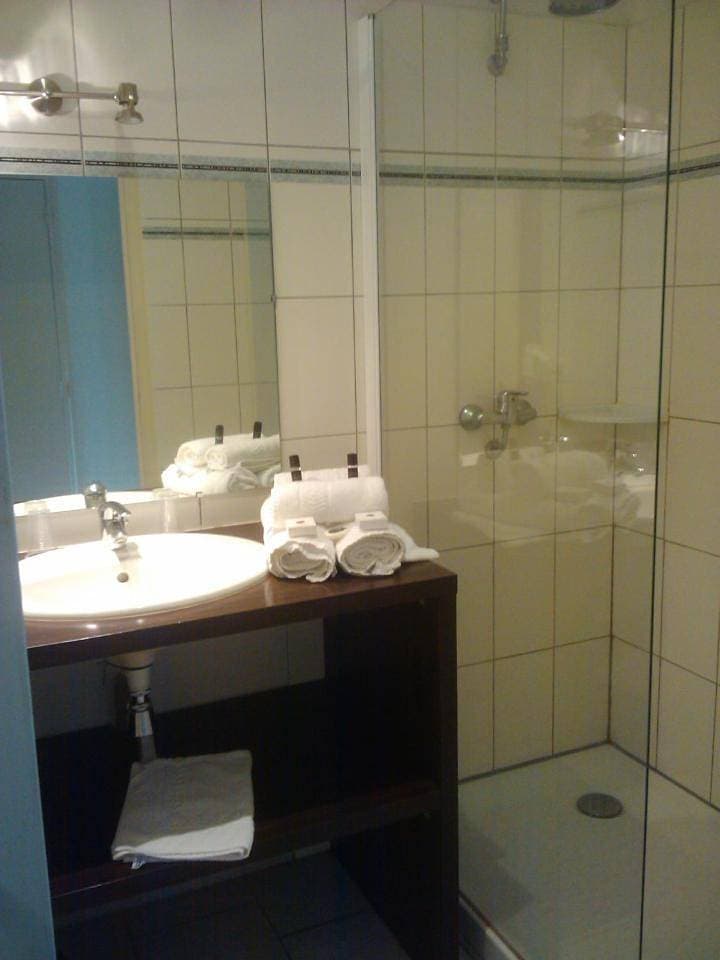Foto 8 von 9: Standard Double Room