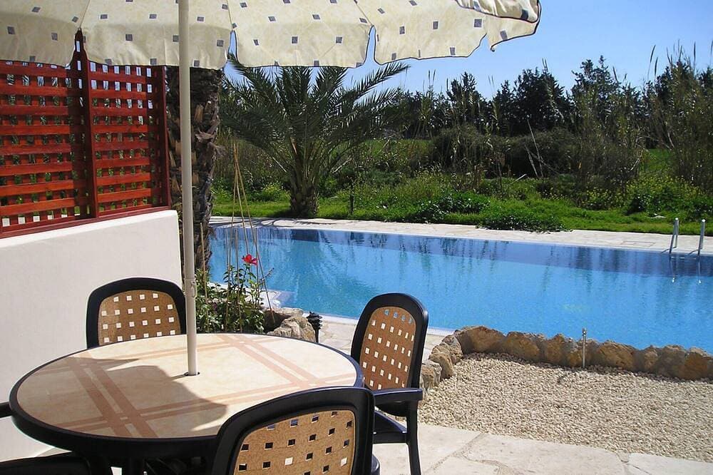 Foto 8 von 25: Poolvilla mit 3 Schlafzimmern in Kato Paphos, Zypern mit Dachterrasse und kostenlosem WLAN
