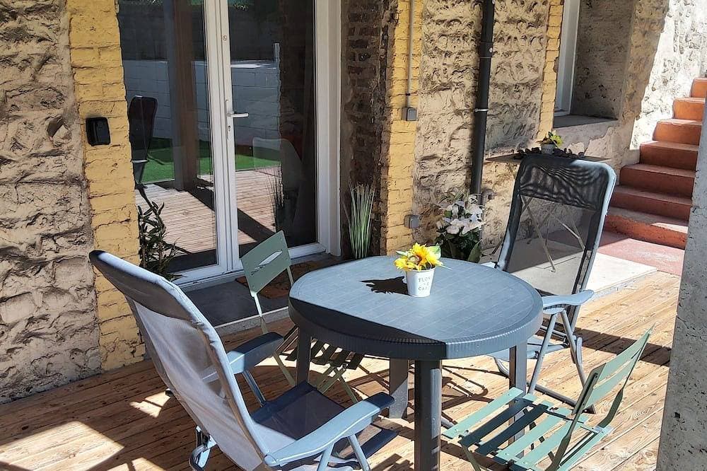 Foto 9 von 13: 30 m2 furnished apartment near shops and metro