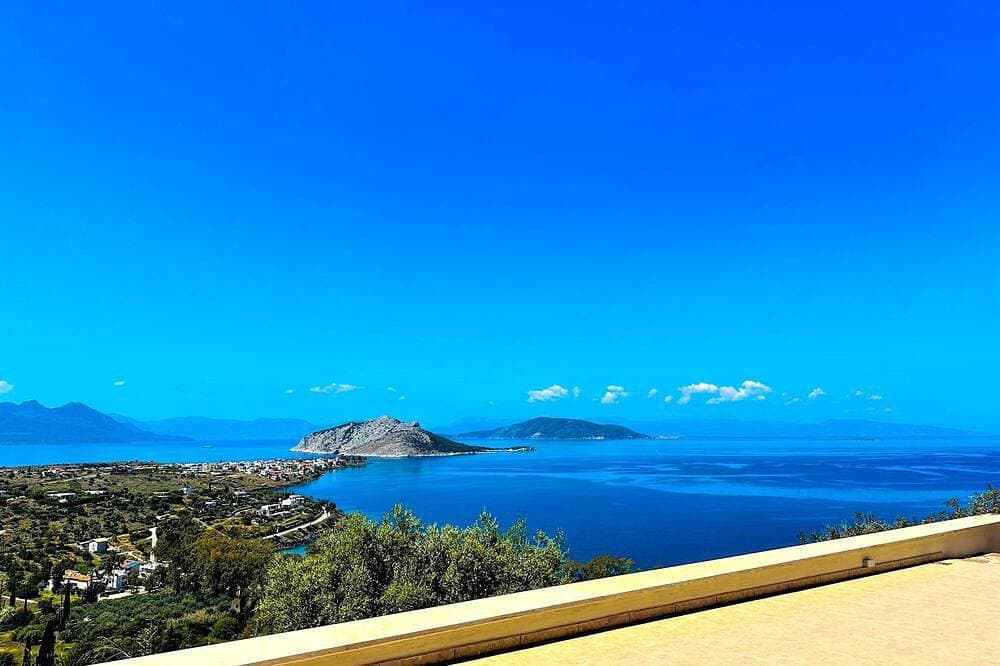 Foto 10 von 30: Minimalist, new condo with beautiful sea and mountain views