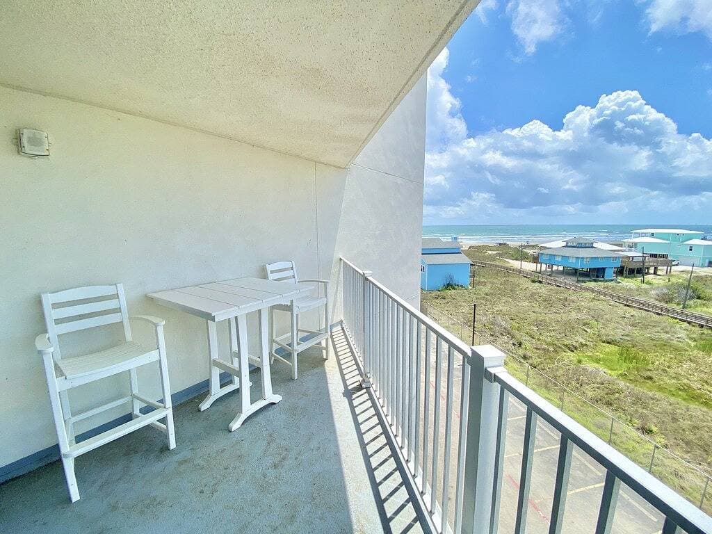 Foto 2 von 13: Sandcastle Condominium Unit 432
