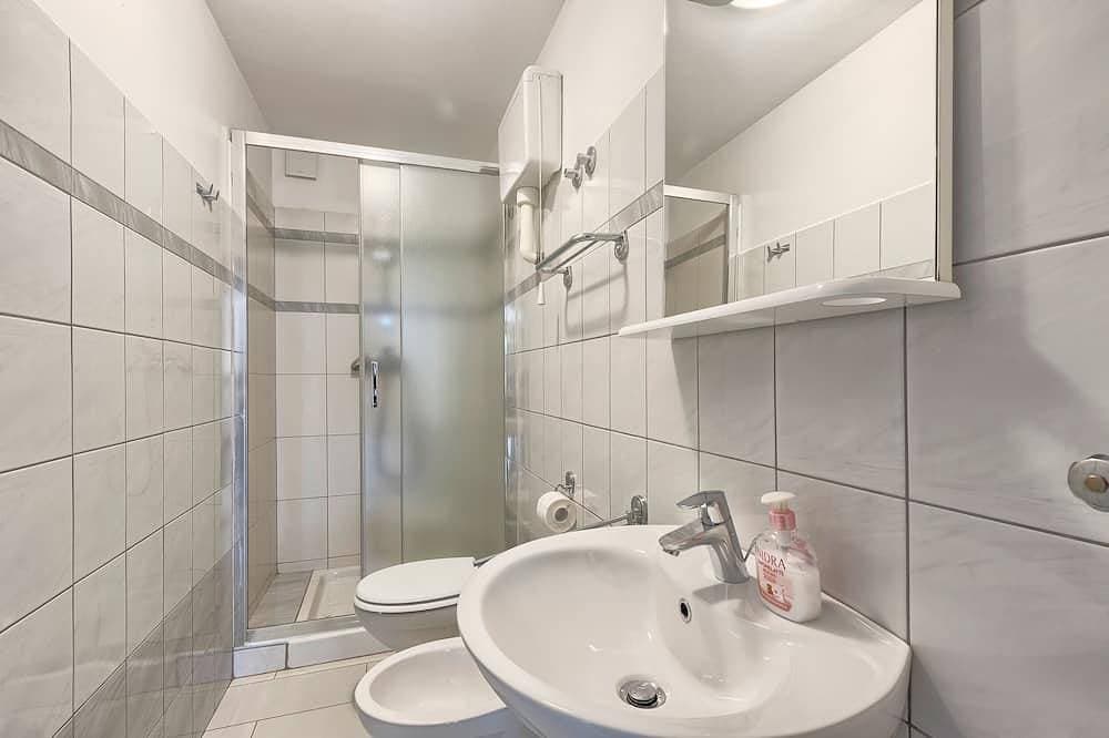 Foto 8 von 24: Villa Andi Terrace, Wi-fi, Geschirrspüler, Waschmaschine, Parking , 3 Min Strand