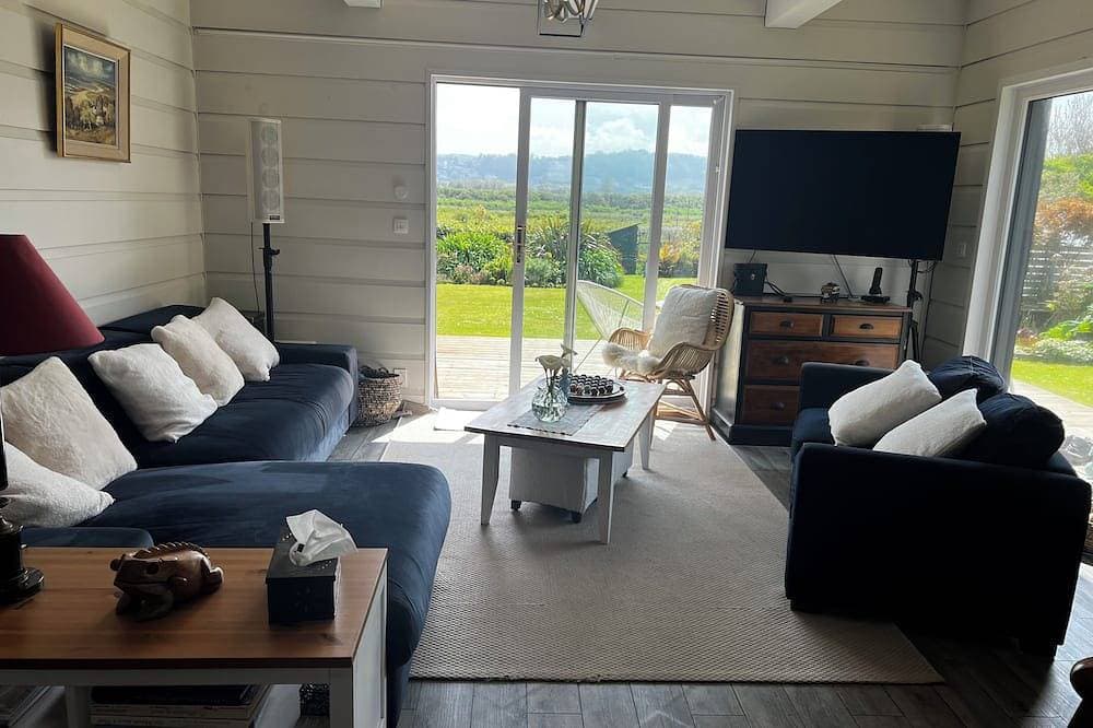 Villa with access to lapin plage, view of the marsh, not overlooked. Restful. 1