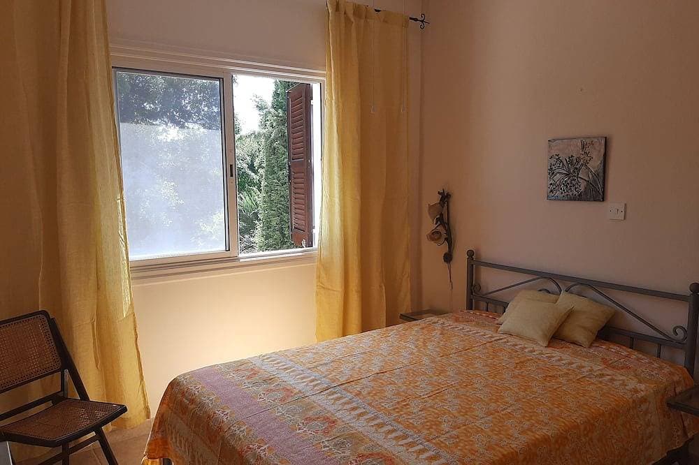 Foto 2 von 27: Luxury Maisonette 250m from the beach.