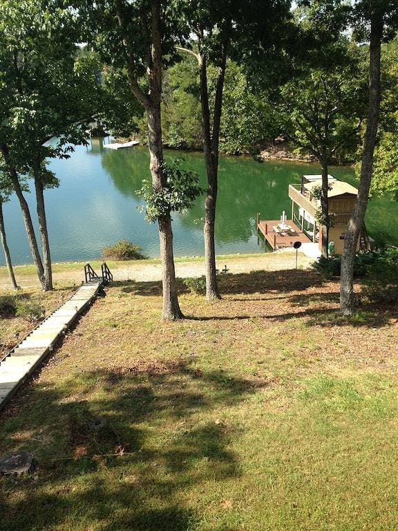 Foto 2 von 34: Affordable Watefront Cottage in der Nähe Basis Smith Mountain, tolle Aussicht