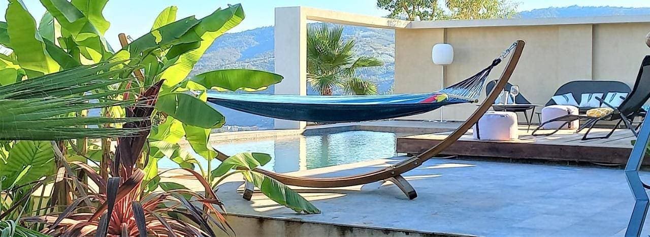 Luxueux appartement dans propriété contemporaine, jardin privatif, piscine 1