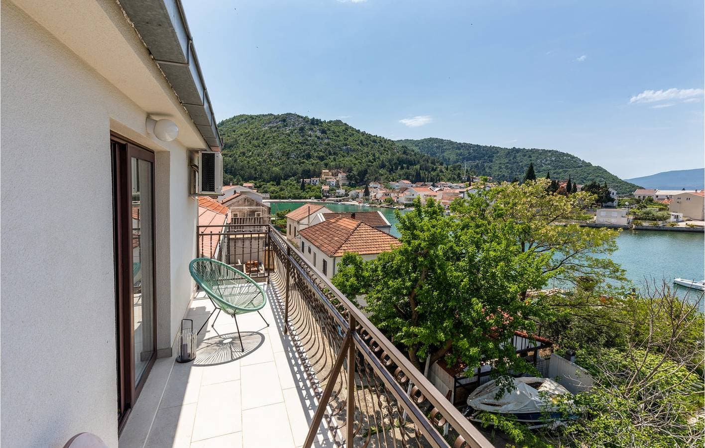 Foto 10 von 35: Gemütliche 300 m zum Strand: Klimatisierte Wohnung mit Terrasse und Parkplatz