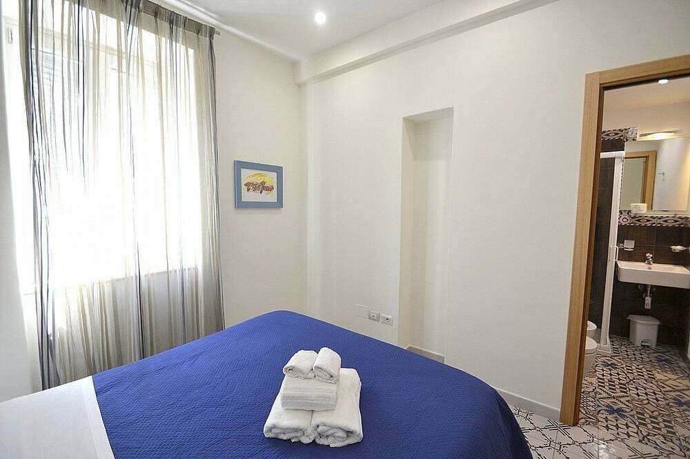 Foto 4 von 30: Villa Elicona E: A welcoming apartment situated in a central location, at a short distance from the Cathedral of Ravello, with Free Wi-Fi.