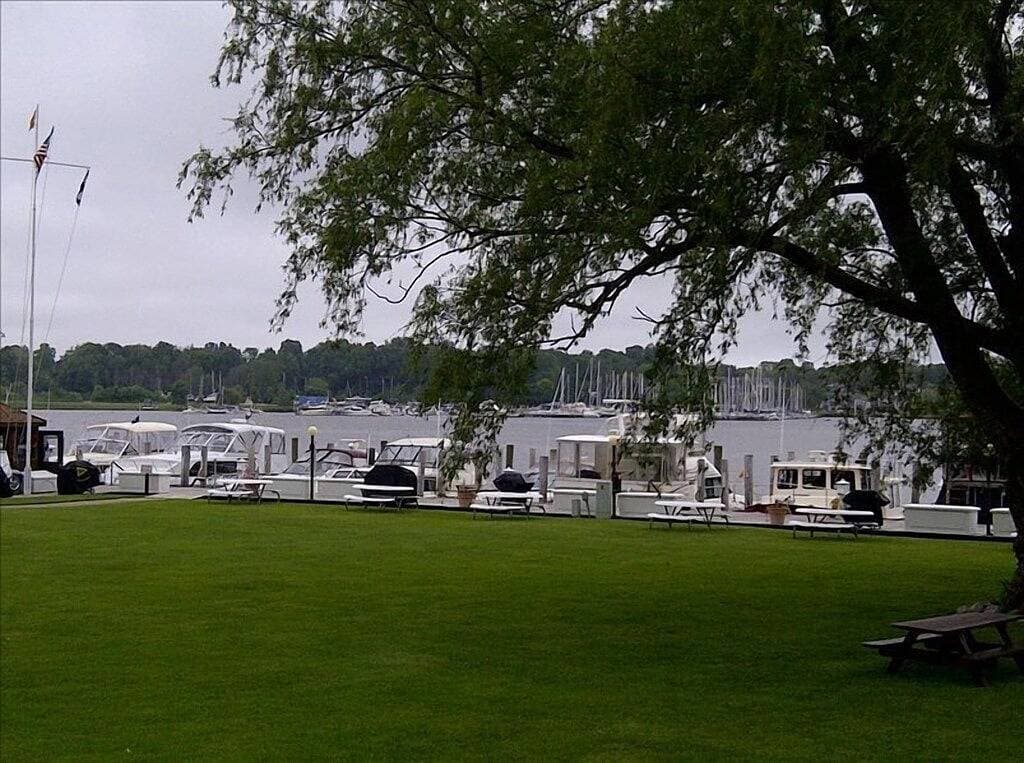 Foto 13 von 29: Bayfront King, Harbor View & Porch Lage, Lage!