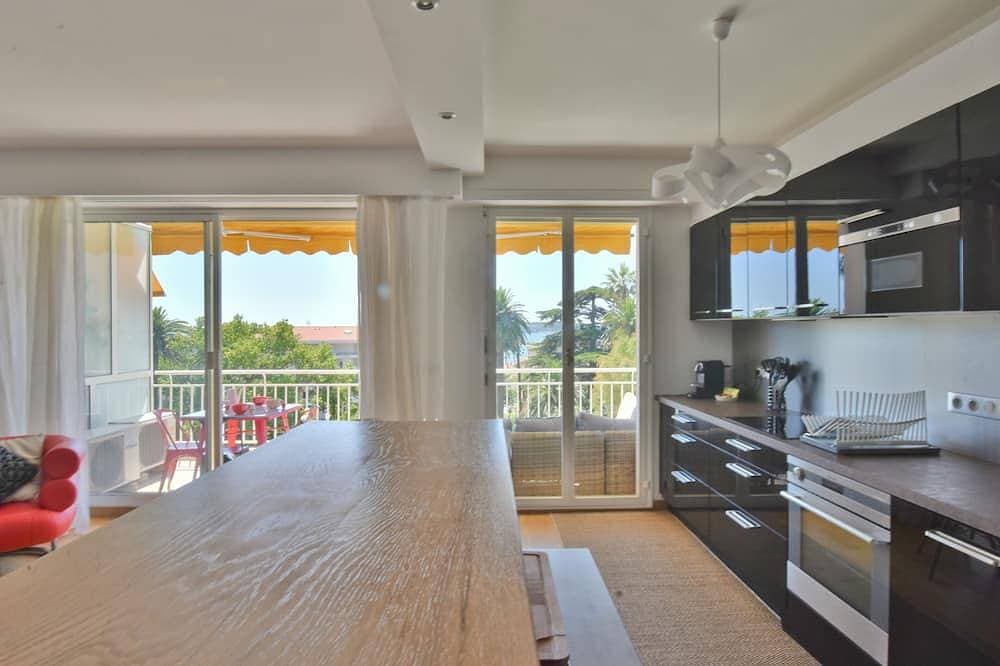 Foto 12 von 16: 1-Br Apartment, Sea View, Steps from Beaches