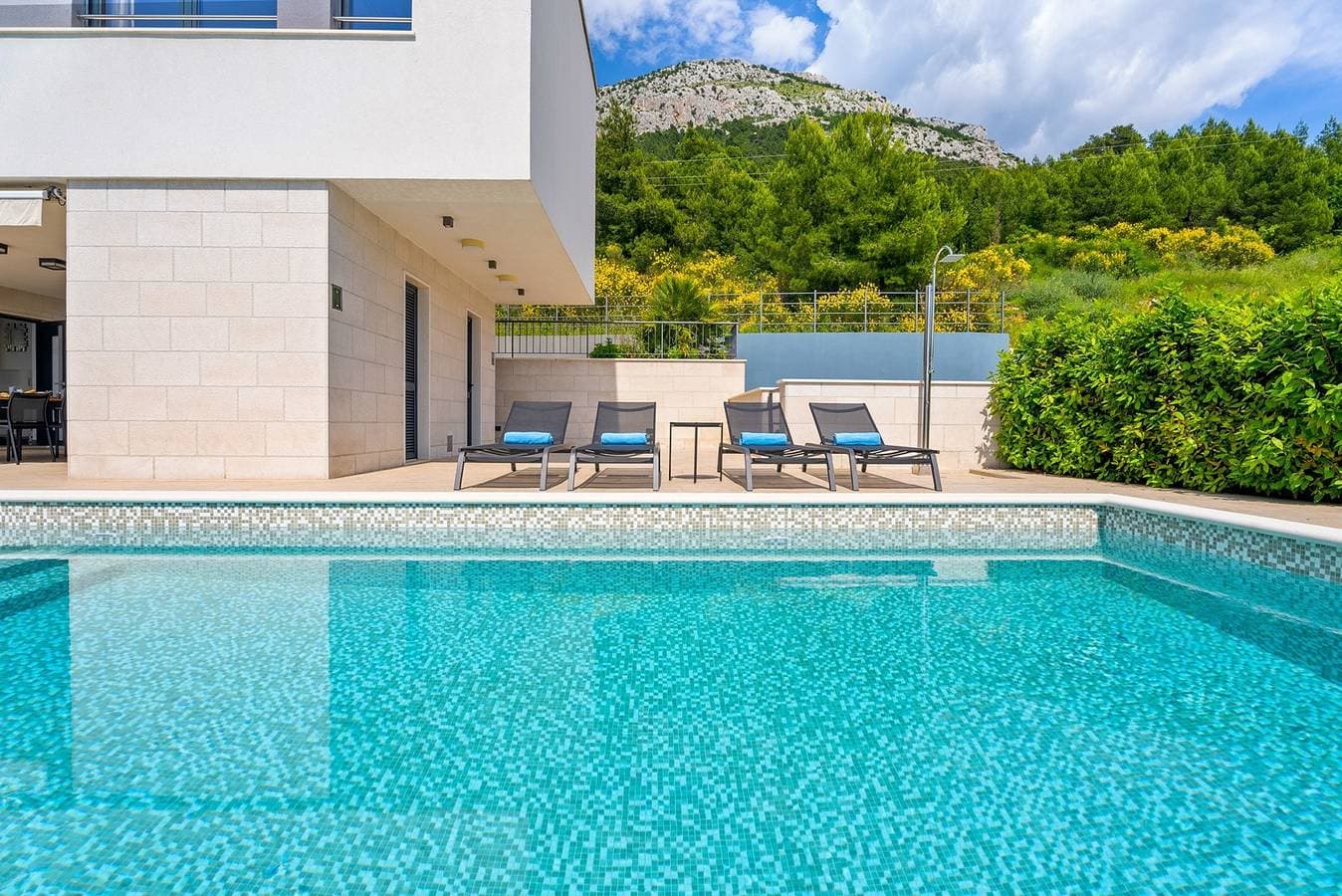 Foto 9 von 50: Neu! Luxus, direkt am Meer Villa Ivan mit beheiztem Pool nur 100 m vom Strand