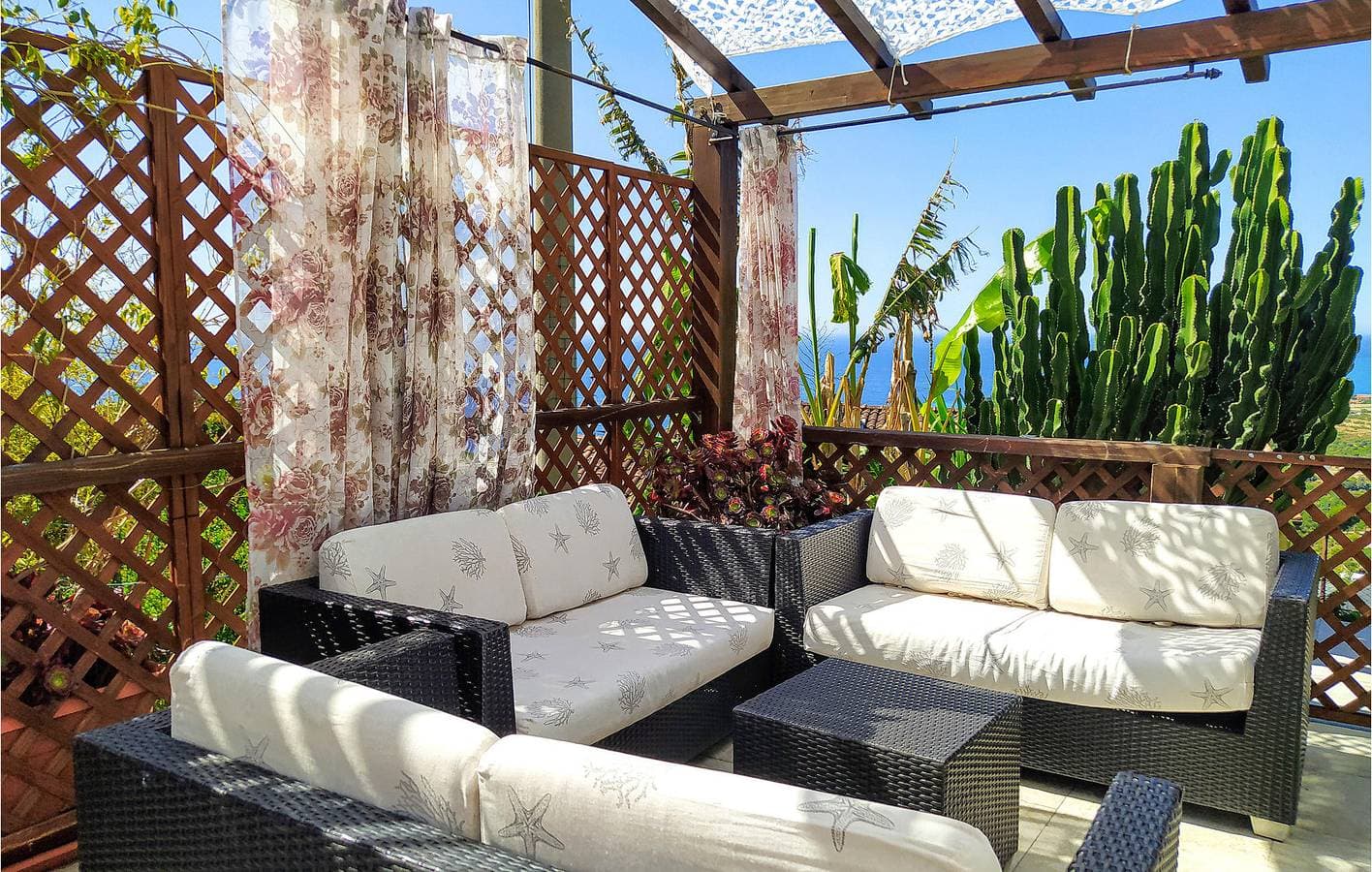 Foto 13 von 30: Apt mit Meerblick, Parkplatz, AC, Pool, Terrasse & WiFi - 1km zum Strand