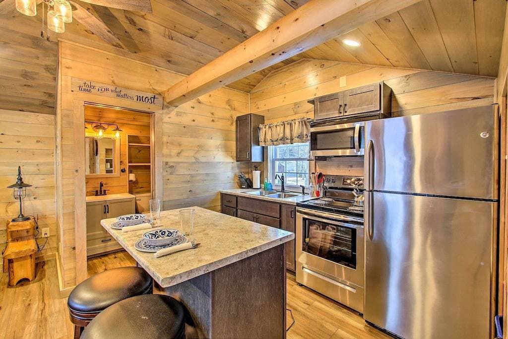 Foto 9 von 23: Neu! Sebago Lake Haven w / Deck & Waterfront View