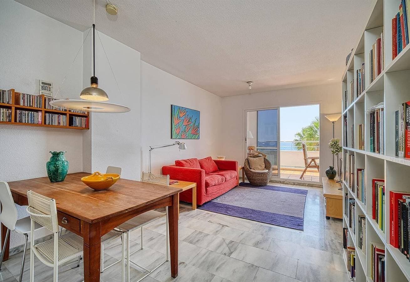 Foto 6 von 13: Ferienwohnung "Boulevard 105" mit Meerblick, Pool, WLAN, A/C, Balkon & Garten