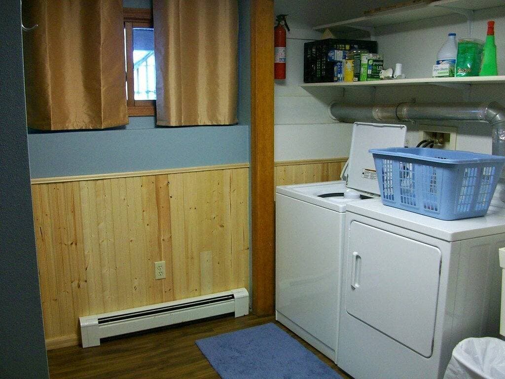 Foto 13 von 32: Beautiful, spacious 3 Br, 2Ba home, close to everything the Up has to offer!