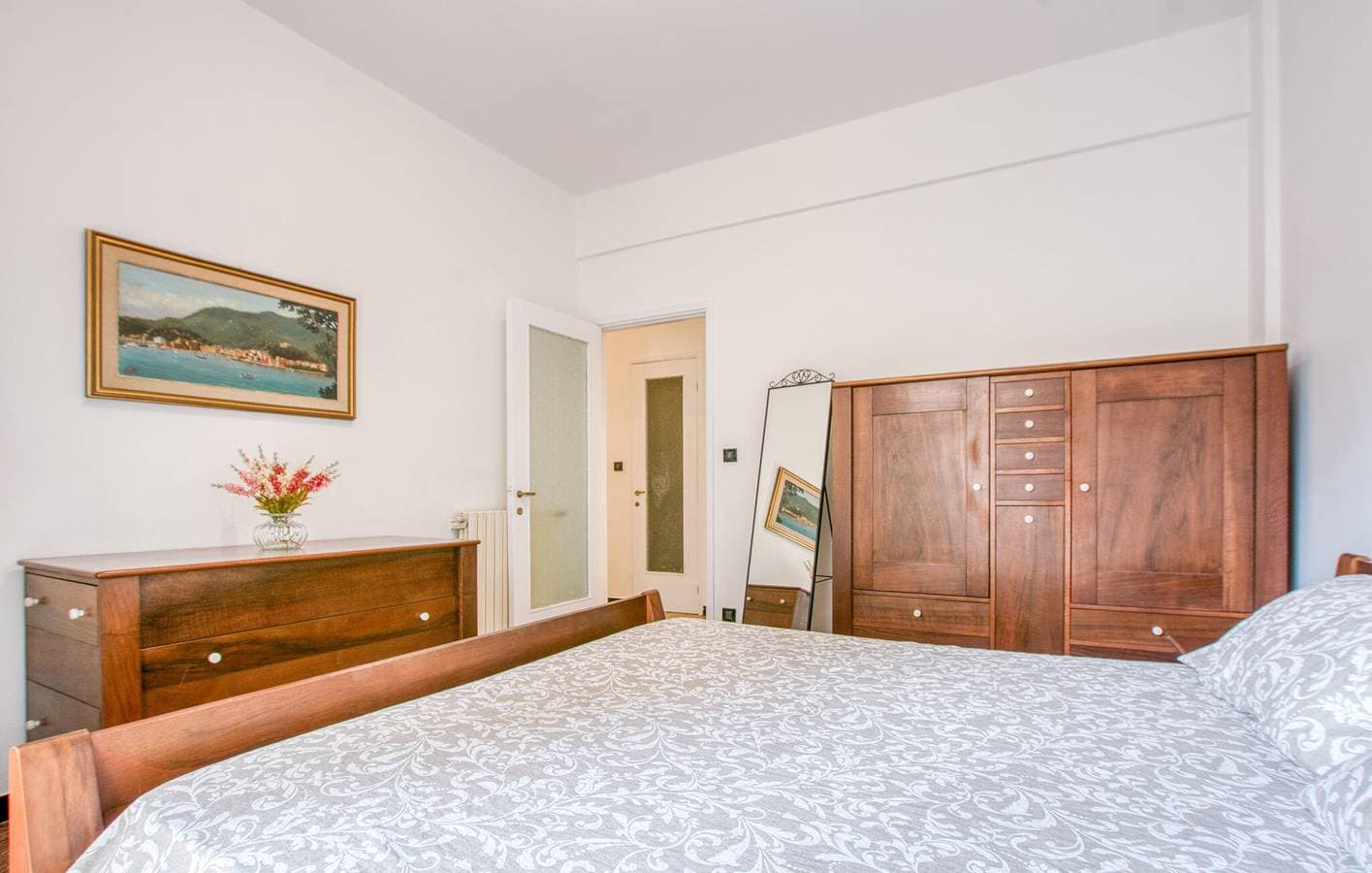 Foto 12 von 19: Gemütliche Ferienwohnung mit Parkplatz und WLAN, 1,5 km vom Strand von Pomaro entfernt