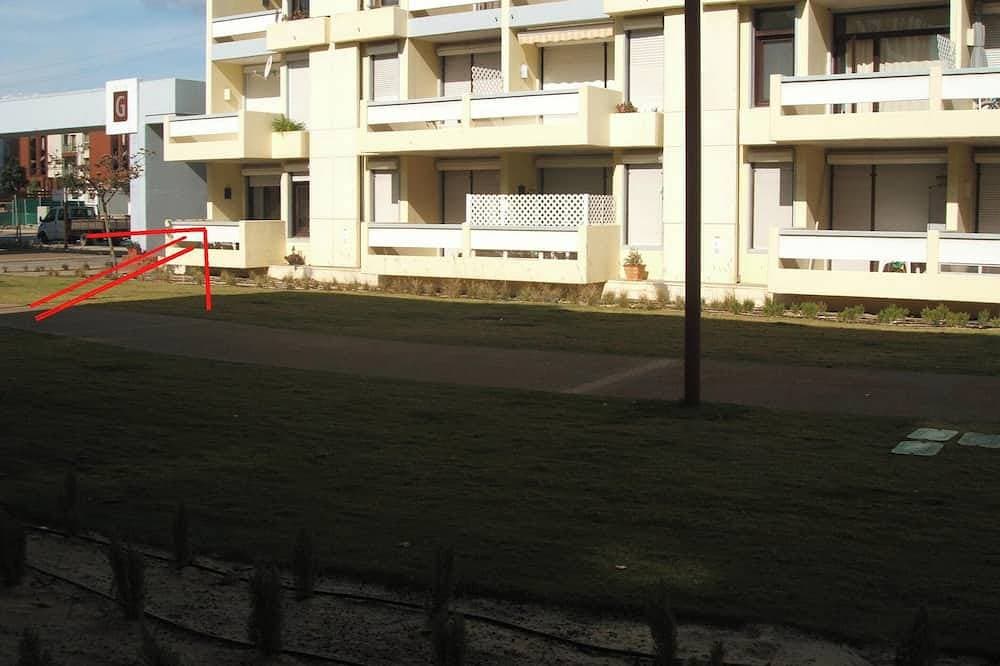 Foto 11 von 21: Homerez - Wohnung in Troia, Gartenblick