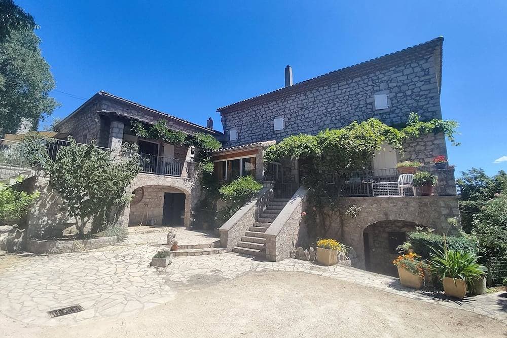 Foto 13 von 30: Lovely big house in Stone - closed by the rivers