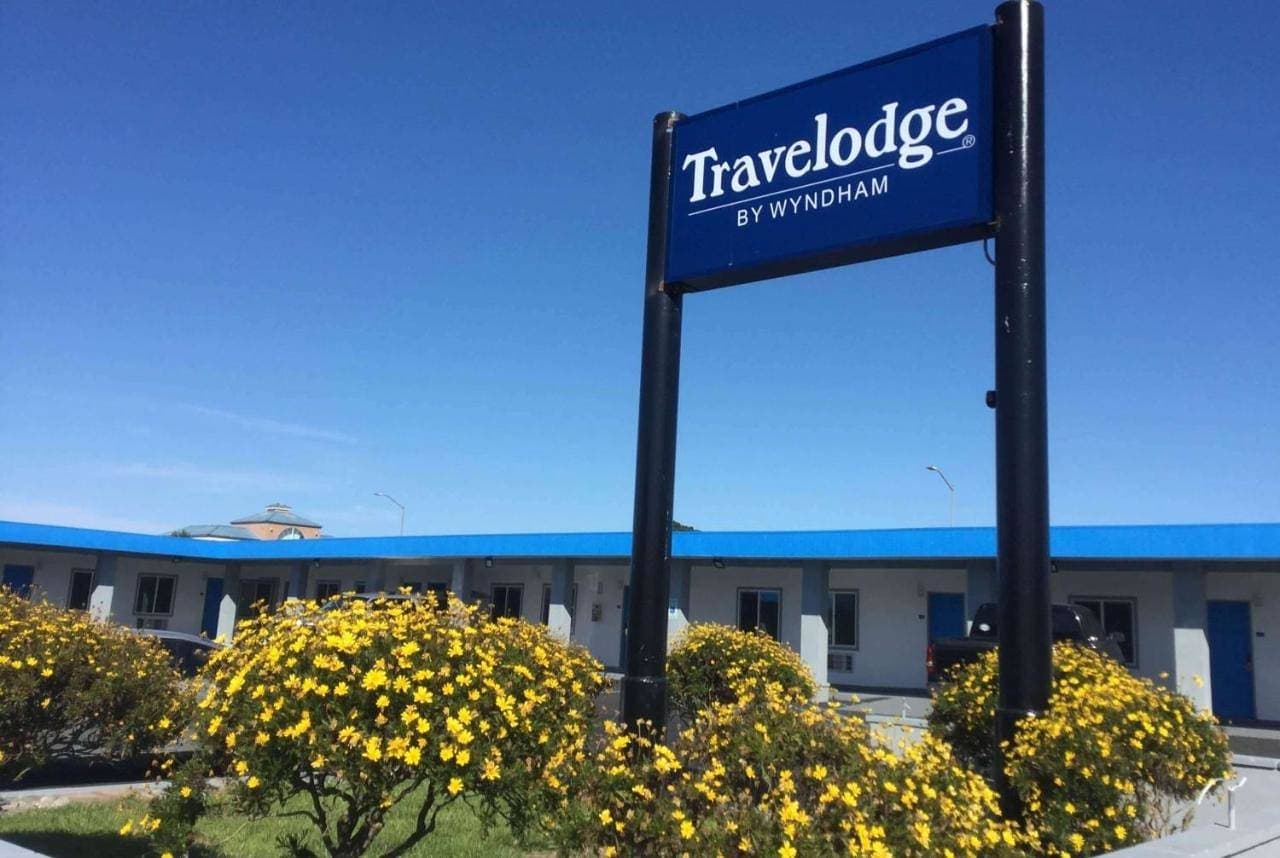 Travelodge by Wyndham Crescent City 1