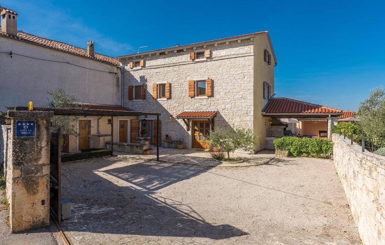 Villa Katarina, a perfect summer retreat in central Istria 1