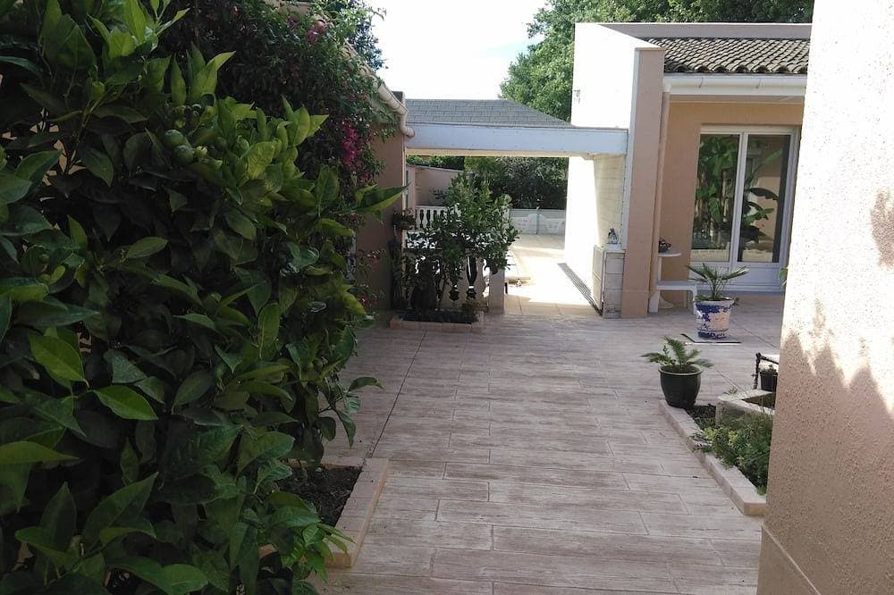 Foto 11 von 21: \"Le Patio\" Gites Für Zwei Menschen Mit Pool