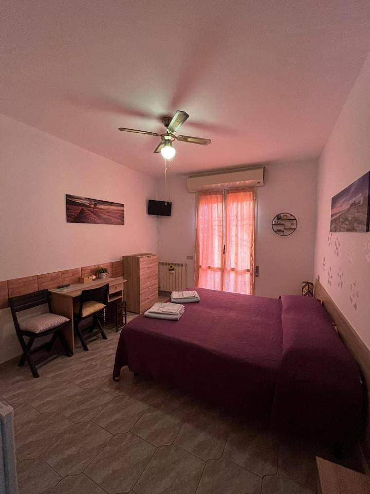Foto 8 von 19: Double or Twin Room with Private External Bathroom