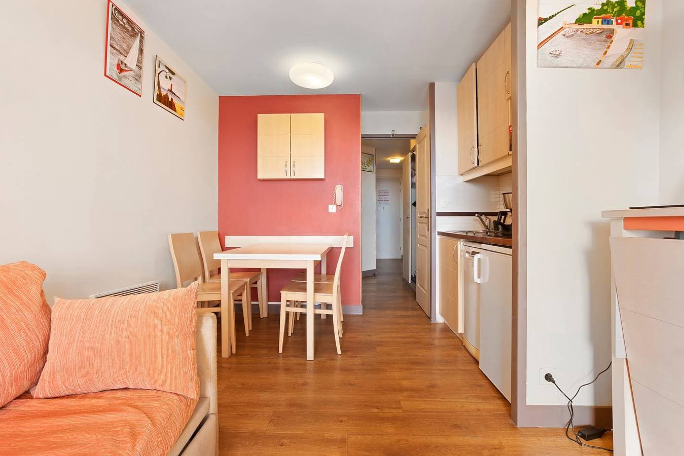 Foto 11 von 25: Appartement 'Cap Esterel St Raphaël' mit Meerblick, Gemeinschaftspool und privater Terrasse