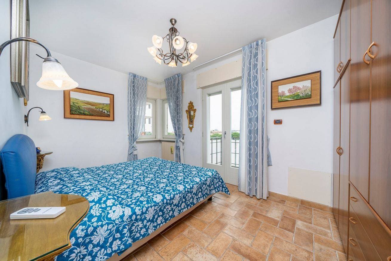 Foto 2 von 21: Ferienwohnung für 5 Personen mit Balkon
