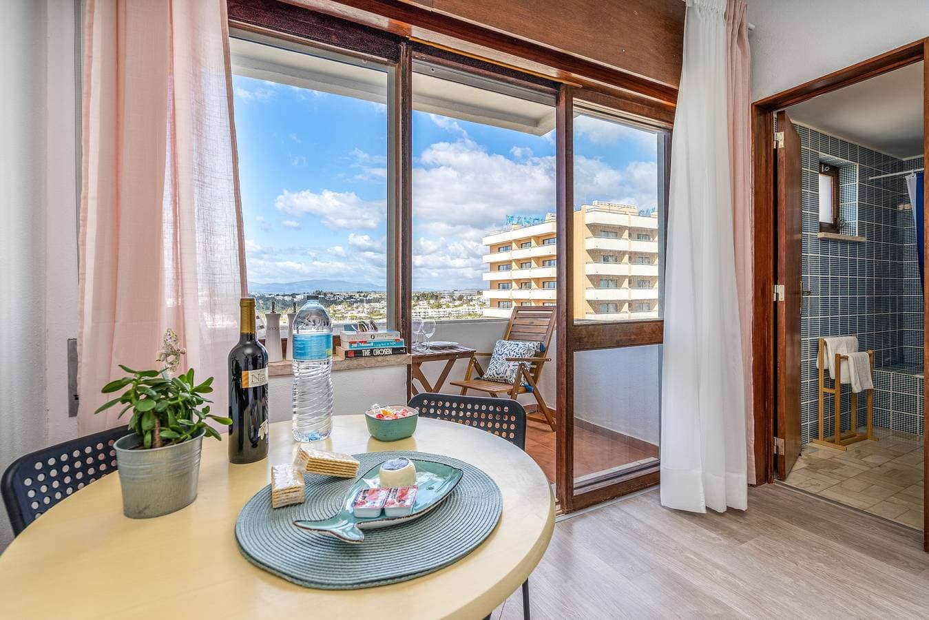 Foto 4 von 27: Ferienwohnung 'Gaivotas House' mit Balkon und WLAN-Zugang