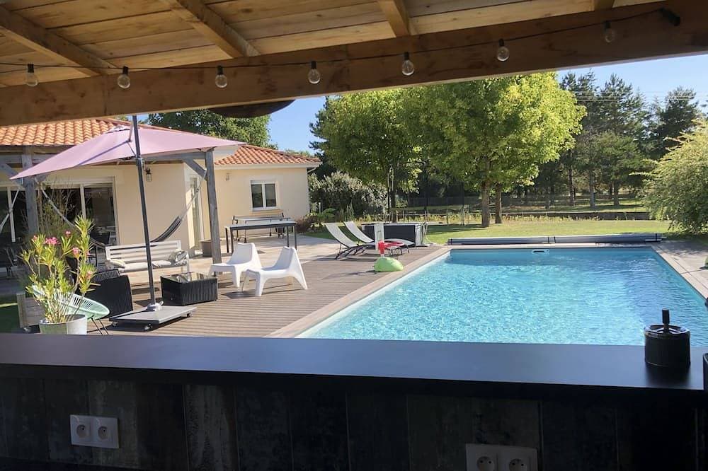 Einstöckiges Haus mit beheiztem Pool 1