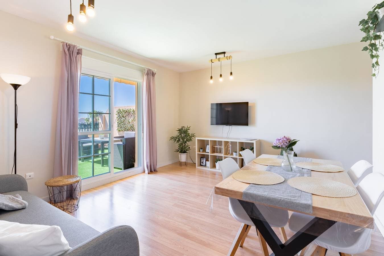 Foto 5 von 24: Ferienwohnung 'Meerblick - 2 Schlafzimmer' mit Gemeinschaftspool, Wi-Fi und Klimaanlage