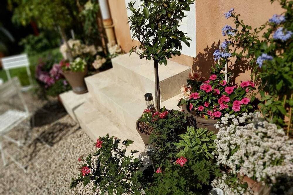 Foto 7 von 17: Very charming studio in Lyon on a \"Cosy & Romantic\" courtyard