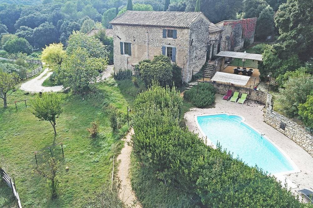 Foto 12 von 25: Provence, privat pool, Ardèche, Avignon, Uzès, spricht Deutsch, dog welcome