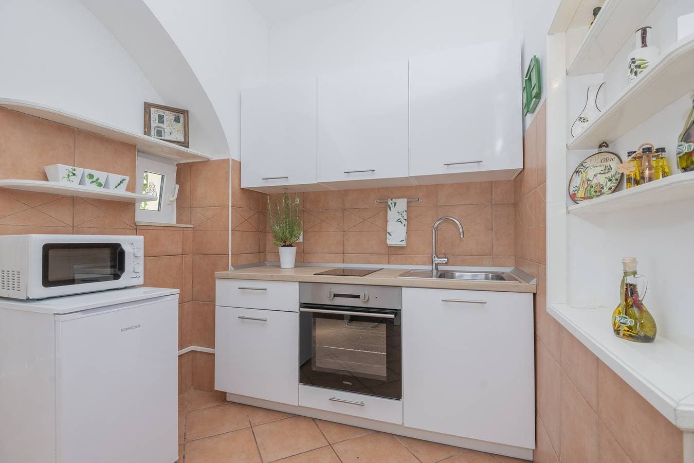 Foto 8 von 20: 2-Zimmer-Ferienwohnung mit Terrasse und Meerblick Baska Voda, Makarska -a