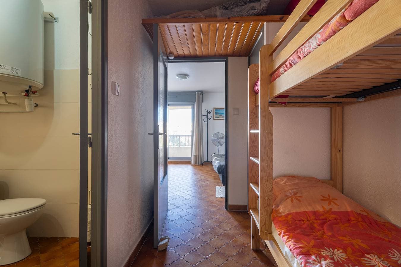 Foto 13 von 21: Studio für 4 Personen mit Balkon, 10 Minuten vom Strand entfernt, im Herzen des Dorfes