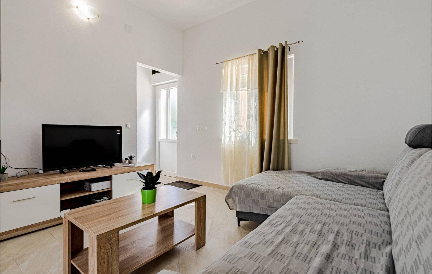 Foto 5 von 24: Gemütliche Ferienwohnung mit WLAN, Klimaanlage und Terrasse, 1,5 km vom Strand entfernt